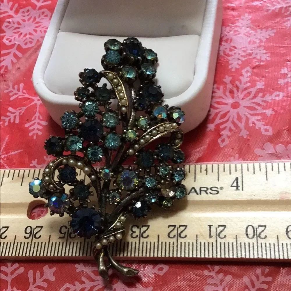 Beautiful vintage black and multi color rhinestone tree brooch with pearl like
